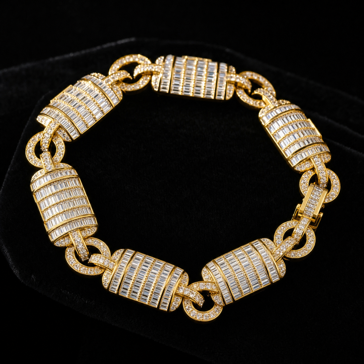VVS1 Moissanite Gucci-Link Bracelet - Gold
